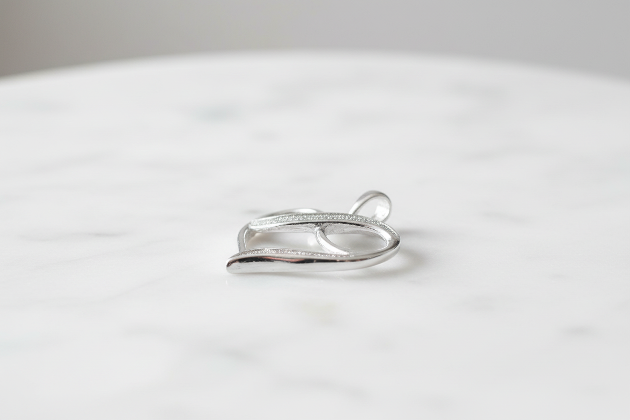 Silver Glitter Heart Pendant - Marble Table